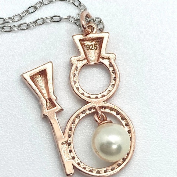 Rose Gold Plated Faux Pearl Frosty the Snowman 925 Necklace - Picture 5 of 9